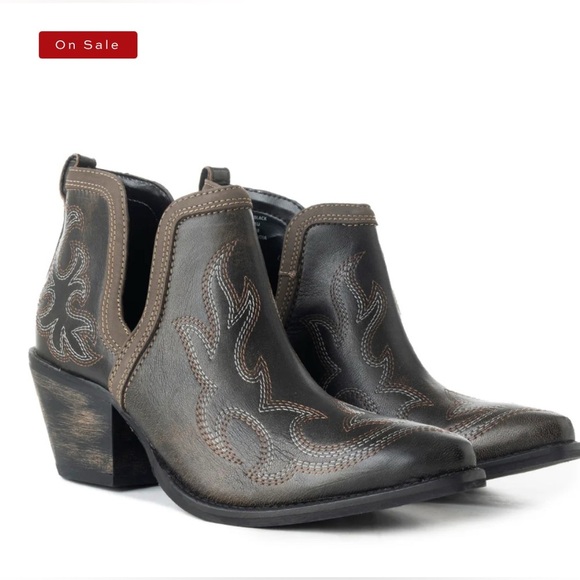 Myra Shoes - Myra Emmie Faye Stitched Ankle Boot Sz 7